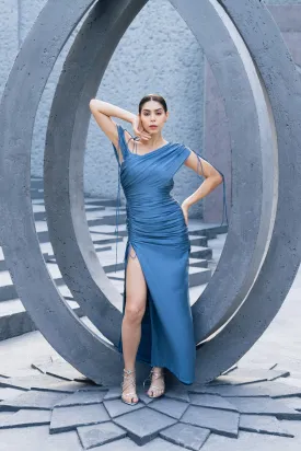 RUCHED DRAPED DRESS WITH DRAWSTRING DETAIL
